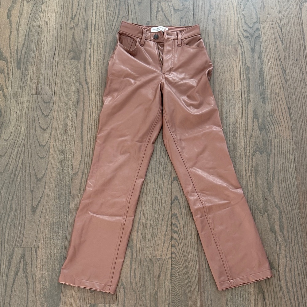 Abercrombie & Fitch Women's Straight Leg Pants in Brown curve love